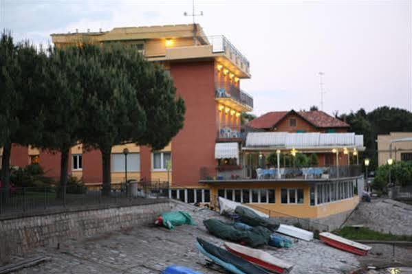 Hotel Capri Lesa Exterior photo