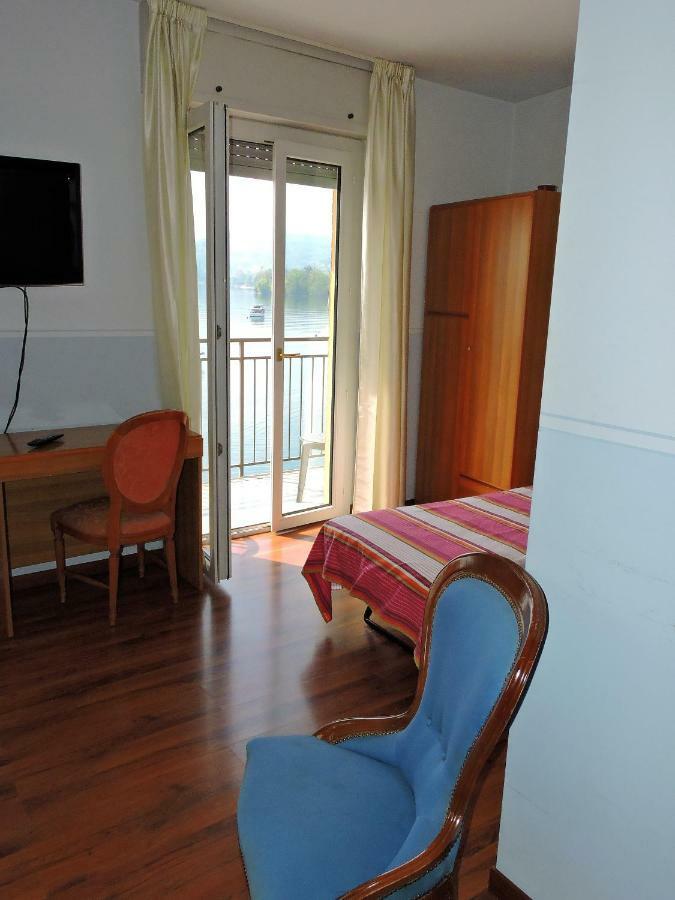 Hotel Capri Lesa Exterior photo